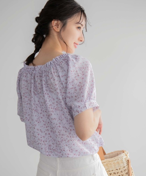 fifth(フィフス)の「小花柄プリントオフショルブラウス(Tシャツ/カットソー・レディース・ブラック/ラベンダー・M)」の4枚目の写真