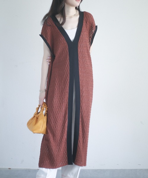 spoon store（スプーンストア）の「透かし編配色ニットワンピース（ワンピース・レディース・ブラック/ブラウン・フリー）」の11枚目の写真