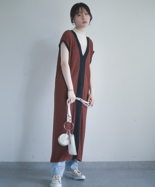 spoon store（スプーンストア）の「透かし編配色ニットワンピース（ワンピース・レディース・ブラック/ブラウン・フリー）」の8枚目の写真