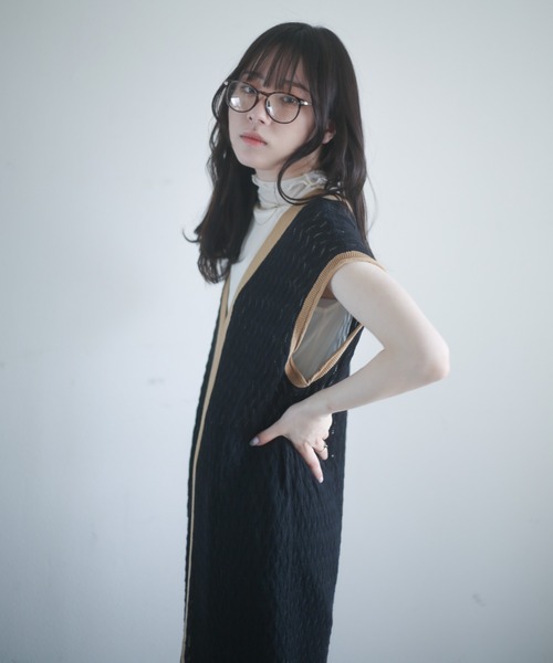 spoon store（スプーンストア）の「透かし編配色ニットワンピース（ワンピース・レディース・ブラック/ブラウン・フリー）」の9枚目の写真