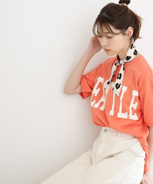 Cutie Blonde（キューティーブロンド）の「◆カレッジBIGロゴTシャツ（Tシャツ/カットソー・レディース・チャコールグレー/オフホワイト/オレンジ/ライトベージュ・02/03）」の4枚目の写真