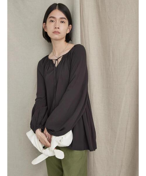 AMERICAN HOLIC（アメリカンホリック）の「レンチングＥＶラグランギャザーブラウス（シャツ/ブラウス・レディース・イエロー/ブルー/ブラック・L/M）」の4枚目の写真