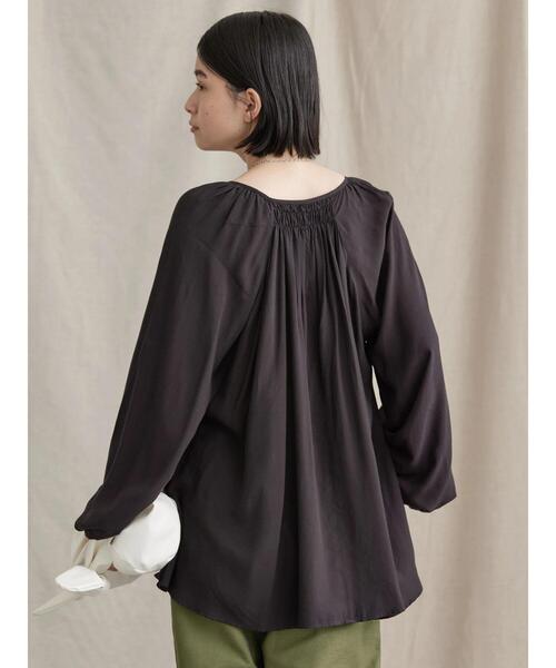 AMERICAN HOLIC（アメリカンホリック）の「レンチングＥＶラグランギャザーブラウス（シャツ/ブラウス・レディース・イエロー/ブルー/ブラック・L/M）」の18枚目の写真