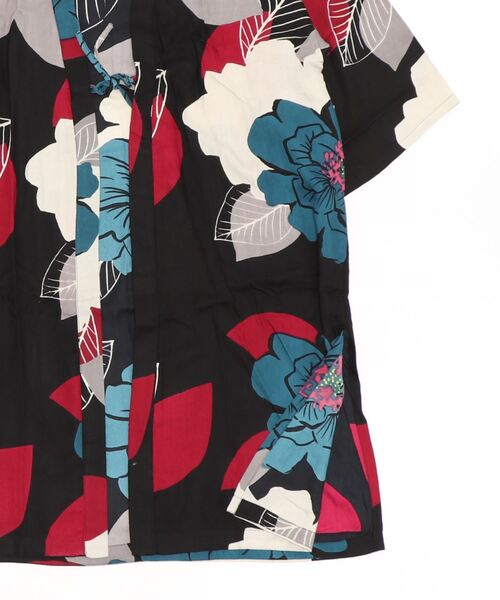 カヤ(カヤ)の「【カヤ】ジャポネズリ 銘仙牡丹UV羽織(カーディガン/ボレロ・レディース・ライトグレー/ネイビー/スミクロ・FREE)」の6枚目の写真