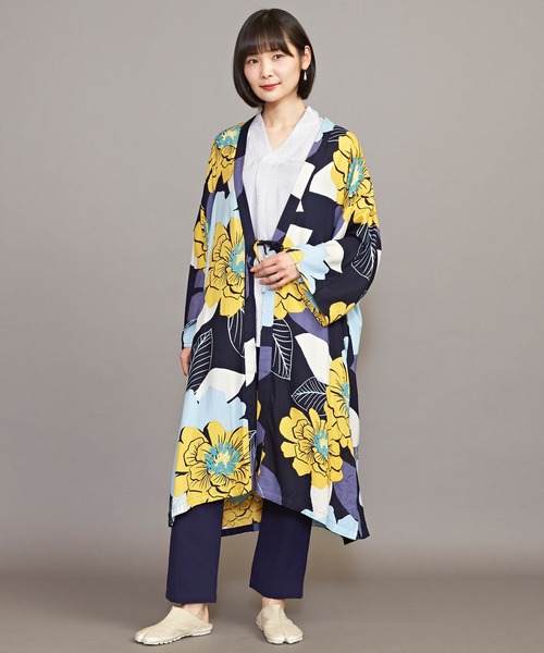 カヤ(カヤ)の「【カヤ】ジャポネズリ 銘仙牡丹UV羽織(カーディガン/ボレロ・レディース・ライトグレー/ネイビー/スミクロ・FREE)」の1枚目の写真