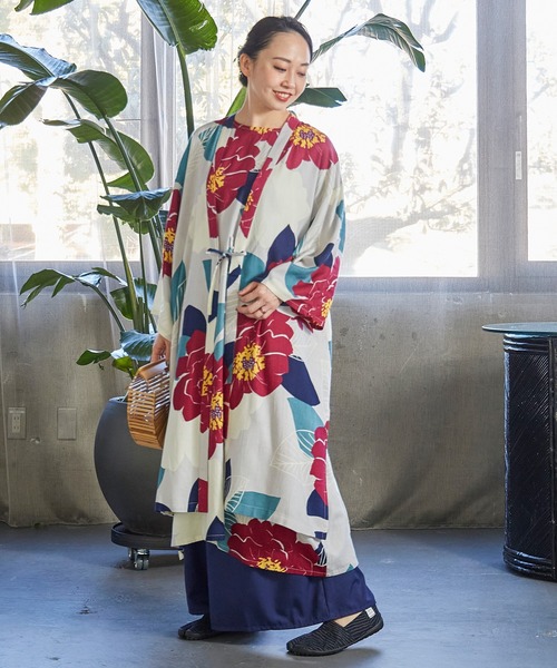 カヤ(カヤ)の「【カヤ】ジャポネズリ 銘仙牡丹UV羽織(カーディガン/ボレロ・レディース・ライトグレー/ネイビー/スミクロ・FREE)」の10枚目の写真