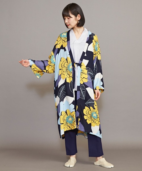 カヤ(カヤ)の「【カヤ】ジャポネズリ 銘仙牡丹UV羽織(カーディガン/ボレロ・レディース・ライトグレー/ネイビー/スミクロ・FREE)」の14枚目の写真