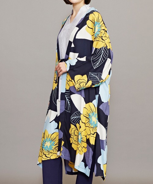 カヤ(カヤ)の「【カヤ】ジャポネズリ 銘仙牡丹UV羽織(カーディガン/ボレロ・レディース・ライトグレー/ネイビー/スミクロ・FREE)」の15枚目の写真