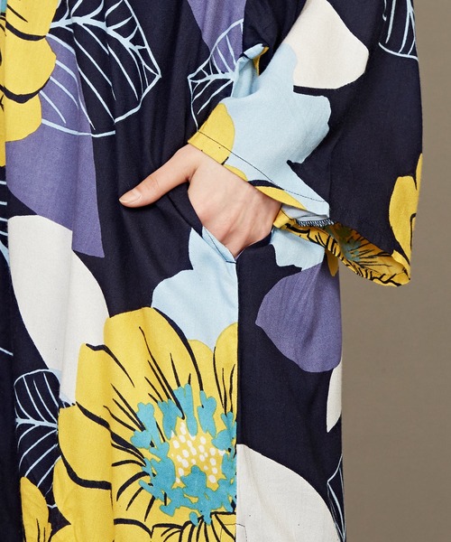 カヤ(カヤ)の「【カヤ】ジャポネズリ 銘仙牡丹UV羽織(カーディガン/ボレロ・レディース・ライトグレー/ネイビー/スミクロ・FREE)」の21枚目の写真