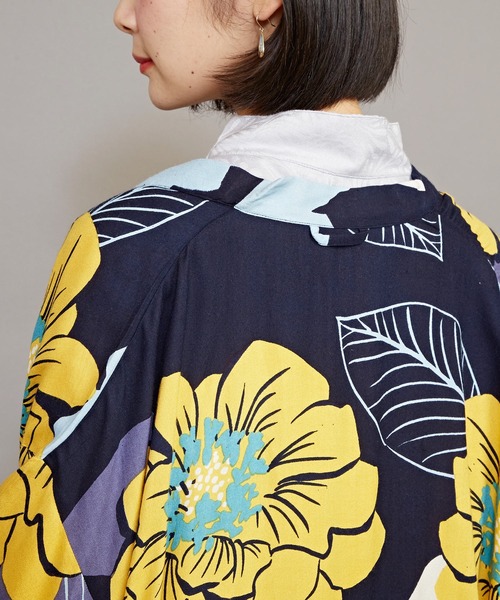 カヤ(カヤ)の「【カヤ】ジャポネズリ 銘仙牡丹UV羽織(カーディガン/ボレロ・レディース・ライトグレー/ネイビー/スミクロ・FREE)」の18枚目の写真