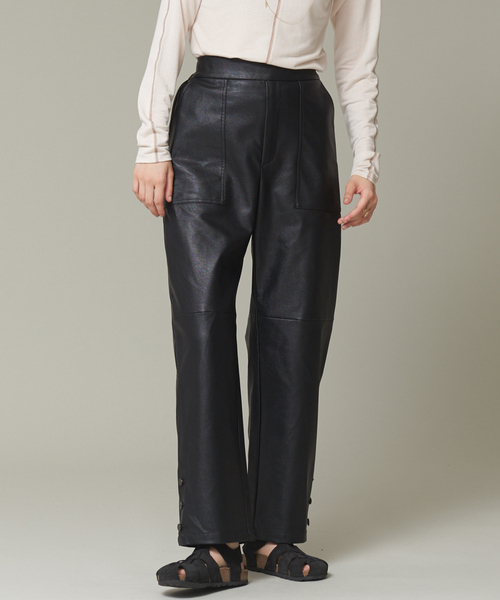NOMINE（ノミネ）の「フェイクレザーベイカーパンツ（その他パンツ・レディース・ブラック/キャメル・S/M）」の2枚目の写真