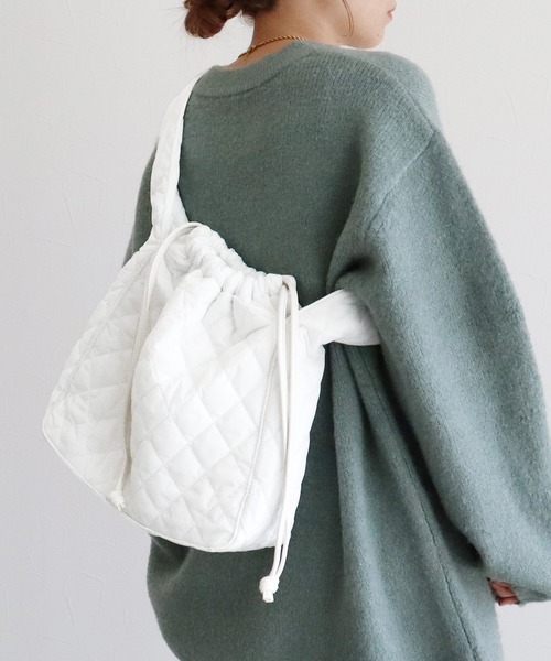 reca(レカ)の「【ZOZOTOWN限定】キルティングショルダーバッグ(ショルダーバッグ・レディース・オフホワイト/ブルー・ONESIZE)」の4枚目の写真