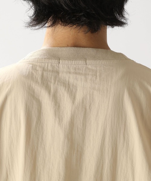 niko and...（ニコアンド）の「布帛切り替えダンボールプルオーバー（Tシャツ/カットソー・メンズ・カーキ/ベージュ/オレンジ/ブラック・MEDIUM/LARGE）」の15枚目の写真