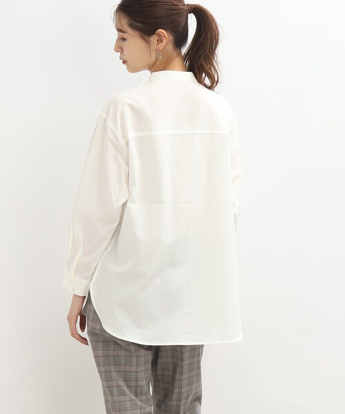 SHOO・LA・RUE（シューラルー）の「◆前を閉めても羽織でも着回しできる！バンドカラー シャツ（シャツ/ブラウス・レディース・ホワイト系/ベージュ系2/ネイビー系2・02/03/04）」の8枚目の写真
