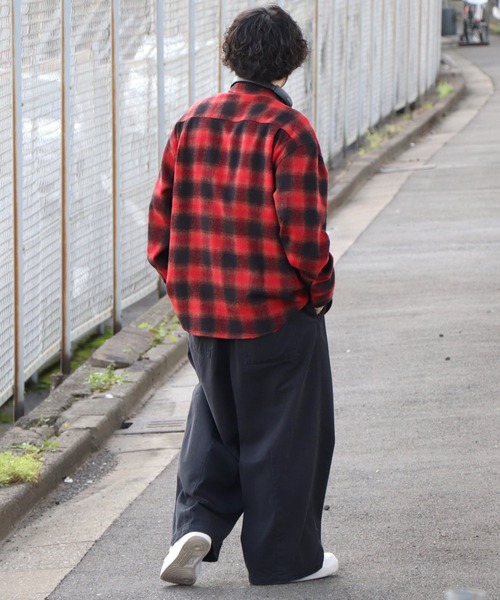 ILL'S（イルズ）の「ビッグシルエットオンブレチェックシャツジャケット【ILL’S】（その他アウター・メンズ・レッド/ブラック/グリーン/ブラウン・FREE）」の14枚目の写真