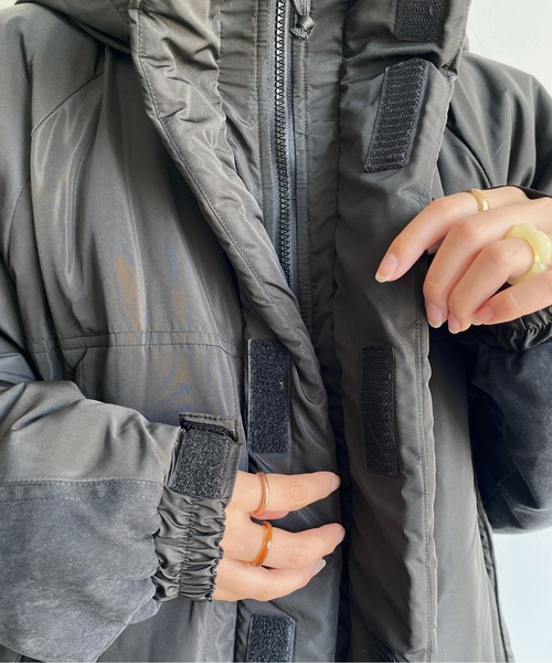 CPCM（シーピーシーエム）の「中綿ミリタリーブルゾン（ダウンジャケット/コート・メンズ・チャコールグレー/ブラック/ベージュ・MEDIUM/LARGE）」の4枚目の写真