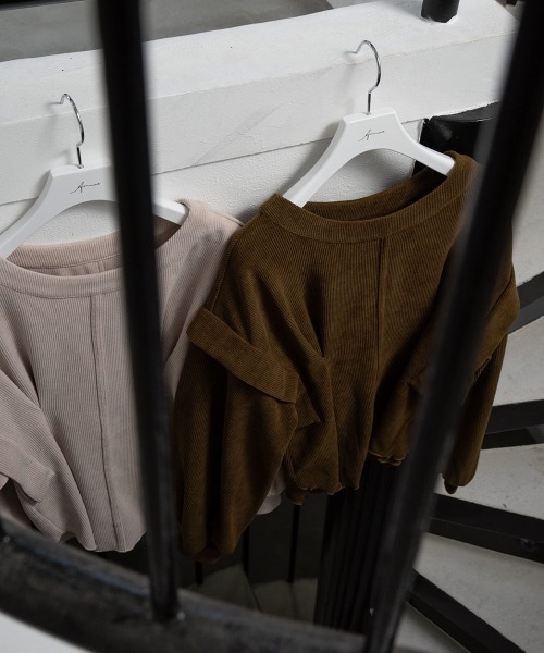 Amiur(エミレ)の「shoulder tuck knit sew(ニット/セーター・レディース・カーキ/ベージュ・FREE)」の6枚目の写真