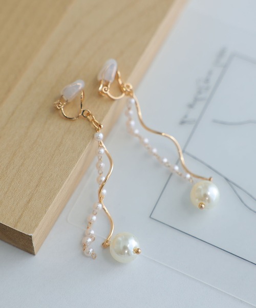 PourVous（プールヴー）の「パール チェーンイヤリング 結婚式 同窓会 オケージョン 二次会 （イヤリング・レディース・ゴールド/シルバー・FREE）」の3枚目の写真