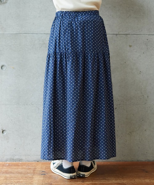 PAR ICI(パーリッシィ)の「シャンブレー小花柄プリント ティアードスカート (セットアップ対応)(スカート・レディース・ネイビー・FREE)」の14枚目の写真