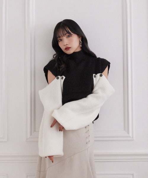 ANDGEEBEE（アンジービー）の「ハイネックオープンショルダーニット（ニット/セーター・レディース・ブラック×ホワイト/ライトカーキ・MEDIUM）」の8枚目の写真