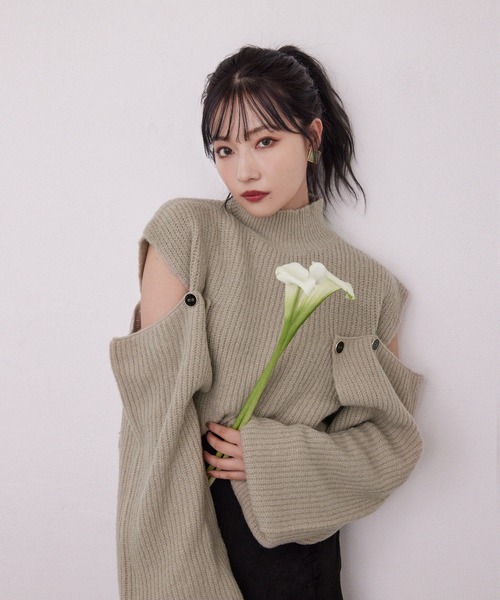 ANDGEEBEE（アンジービー）の「ハイネックオープンショルダーニット（ニット/セーター・レディース・ブラック×ホワイト/ライトカーキ・MEDIUM）」の17枚目の写真