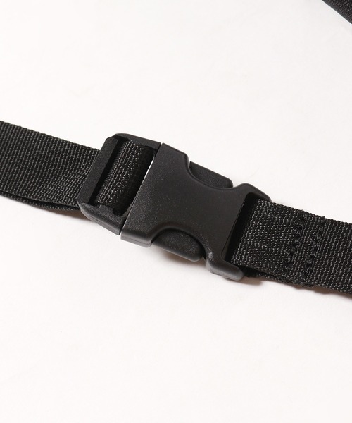 Carhartt WIP(カーハートダブリューアイピー)の「Carhartt WIP/カーハートダブリューアイピー JAKE HIP BAG ボディバッグ(ボディバッグ/ウエストポーチ・メンズ・パープル/ベージュ/ブラック・ONE SIZE)」の5枚目の写真