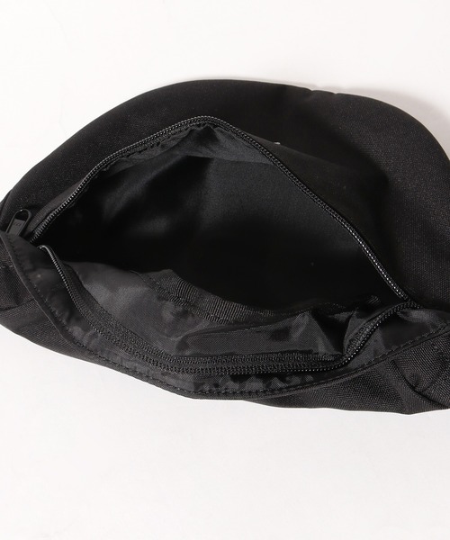 Carhartt WIP(カーハートダブリューアイピー)の「Carhartt WIP/カーハートダブリューアイピー JAKE HIP BAG ボディバッグ(ボディバッグ/ウエストポーチ・メンズ・パープル/ベージュ/ブラック・ONE SIZE)」の8枚目の写真