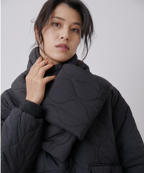 NERGY（ナージー）の「ひょうたん柄キルトマフラー（マフラー・レディース・グリーン/ホワイト/ブラック・M）」の5枚目の写真