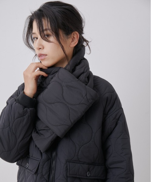 NERGY（ナージー）の「ひょうたん柄キルトマフラー（マフラー・レディース・グリーン/ホワイト/ブラック・M）」の10枚目の写真