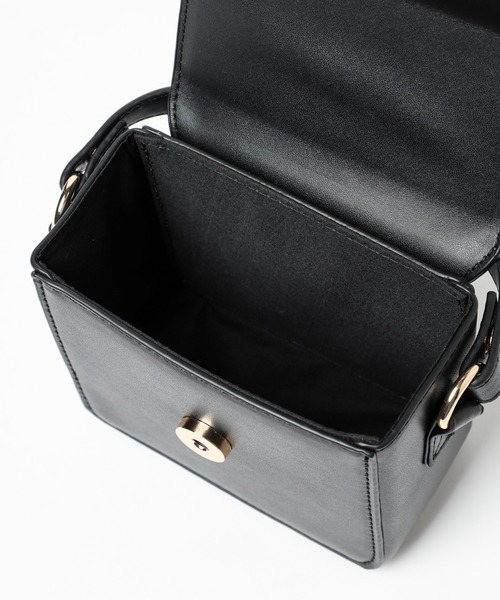 mysty woman(ミスティウーマン)の「パールチェーンミニBAG 182884(ショルダーバッグ・レディース・ブラック/アイボリー/パープル・FREE)」の19枚目の写真