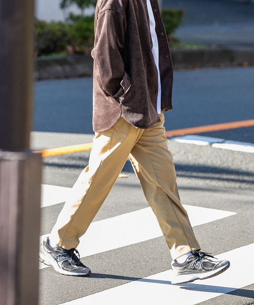 ITEMS URBANRESEARCH(アイテムズ アーバンリサーチ)の「『UR TECH』TRストレッチ 起毛パンツ(その他パンツ・メンズ・ベージュ/ネイビー/モカ/ブラック・MEDIUM/LARGE)」の1枚目の写真