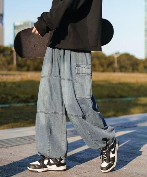 VIBGYOR(ヴィブジョー)の「【バーレスク】ワイドデニムカーゴパンツ(BQ)(カーゴパンツ・メンズ・ブルー/ブラック・LARGE/MEDIUM/X-LARGE)」の13枚目の写真