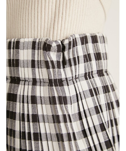 SNIDEL（スナイデル）の「Sustainableプリーツミニスカショー