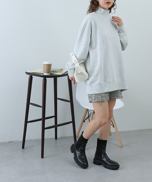 COLONY 2139（コロニートゥーワンスリーナイン）の「裏毛ハイネックプルオーバー（スウェット・レディース・ライトグレー/ブラック/オフホワイト/ブルー・FREE）」の18枚目の写真