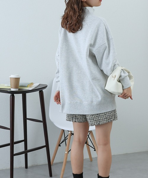 COLONY 2139（コロニートゥーワンスリーナイン）の「裏毛ハイネックプルオーバー（スウェット・レディース・ライトグレー/ブラック/オフホワイト/ブルー・FREE）」の17枚目の写真