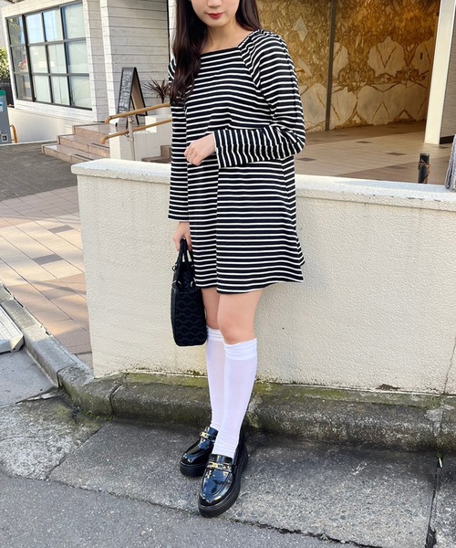 one after another NICE CLAUP（ワンアフターアナザーナイスクラップ）の「NCエンブレム付きアソートローファー　2023SS（ローファー・レディース・ブラック/ブラック系その他・SMALL/MEDIUM/LARGE）」の4枚目の写真