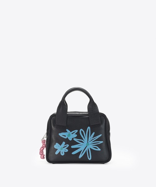 易武正山福元昌青釉は茶の缶を開けて古磁器を模した骨董品の