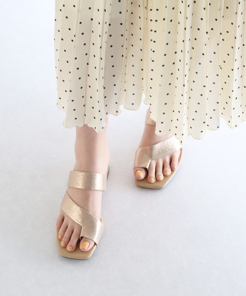 アシンメトリーカットトングサンダル(217-10280)JELLYBEANS(ジェリービーンズ)