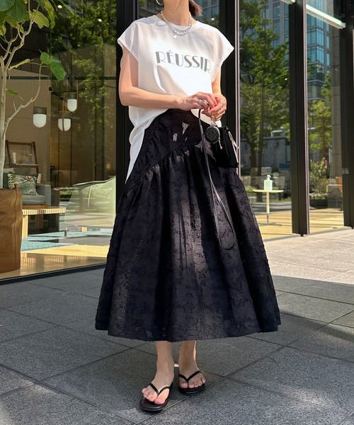 DOUDOU(ドゥドゥ) バックボタンジョーゼットロゴTEE 　ライトグレー DouDou（ドゥドゥ）の「バックボタンジョーゼットロゴTEE（T