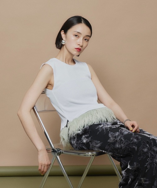 yae(ヤエ)の「【Revival】2way fur hem tanktop/2wayファーヘムタンクトップ(タンクトップ・レディース・ライトブルー/ブラック/グレー/ライトグリーン・FREE)」の6枚目の写真