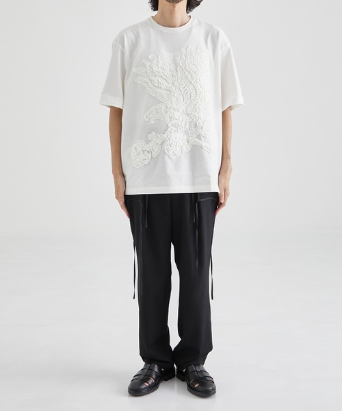 TAAKK（ターク）の「【TAAKK/ターク】TAPE EMBROIDERY TEE