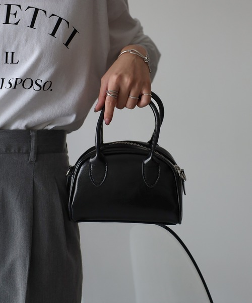 Riberry（リベリー）の「ミニラウンドショルダーバッグ（ハンドバッグ・レディース・ブラック/ホワイト・FREE）」の3枚目の写真