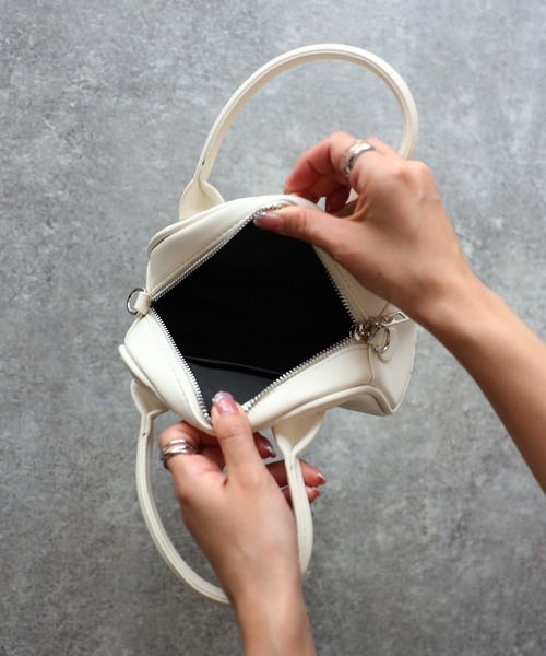 Riberry（リベリー）の「ミニラウンドショルダーバッグ（ハンドバッグ・レディース・ブラック/ホワイト・FREE）」の12枚目の写真