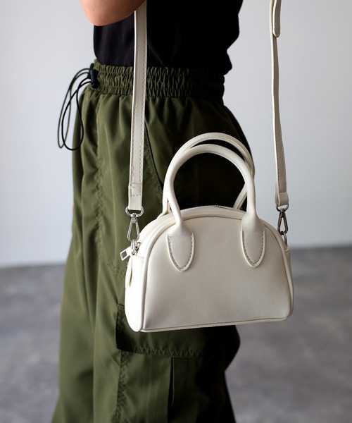 Riberry（リベリー）の「ミニラウンドショルダーバッグ（ハンドバッグ・レディース・ブラック/ホワイト・FREE）」の7枚目の写真