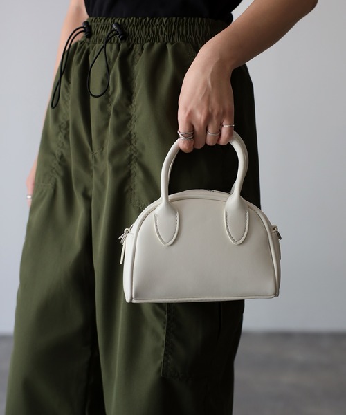 Riberry（リベリー）の「ミニラウンドショルダーバッグ（ハンドバッグ・レディース・ブラック/ホワイト・FREE）」の8枚目の写真