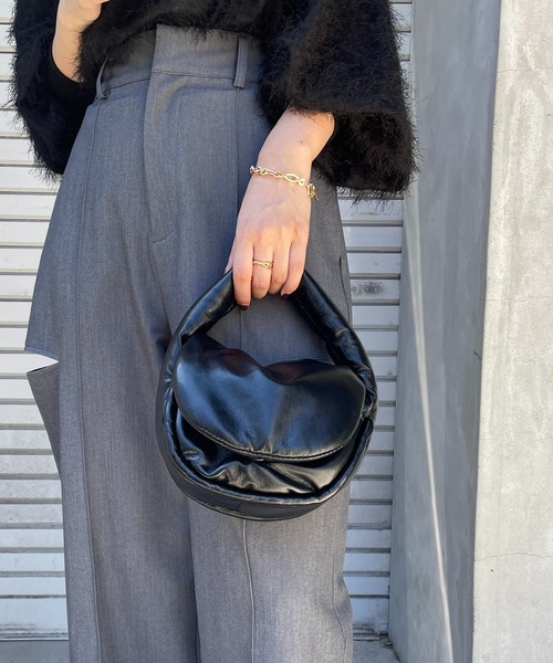 CAPRICIEUX LE'MAGE（カプリシューレマージュ）の「パフハーフムーンバッグ（ハンドバッグ・レディース・ベージュ/シルバー/ブラック・FREE）」の10枚目の写真