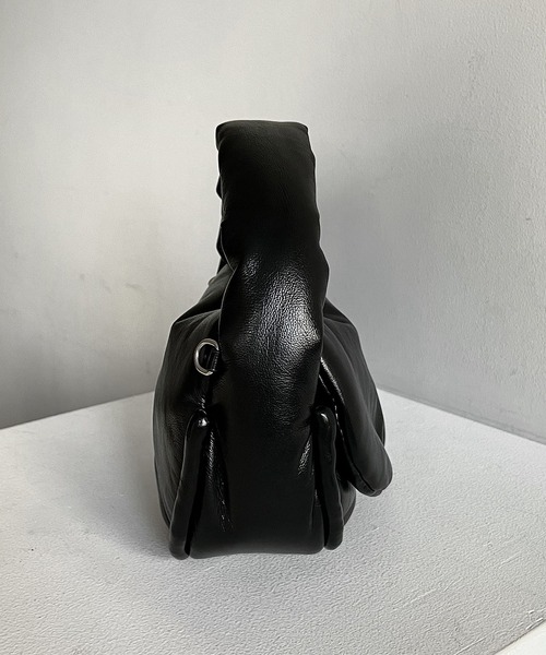 CAPRICIEUX LE'MAGE（カプリシューレマージュ）の「パフハーフムーンバッグ（ハンドバッグ・レディース・ベージュ/シルバー/ブラック・FREE）」の12枚目の写真