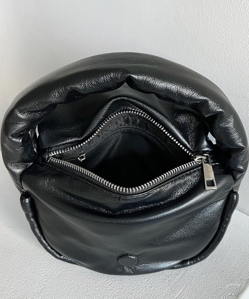 CAPRICIEUX LE'MAGE（カプリシューレマージュ）の「パフハーフムーンバッグ（ハンドバッグ・レディース・ベージュ/シルバー/ブラック・FREE）」の15枚目の写真