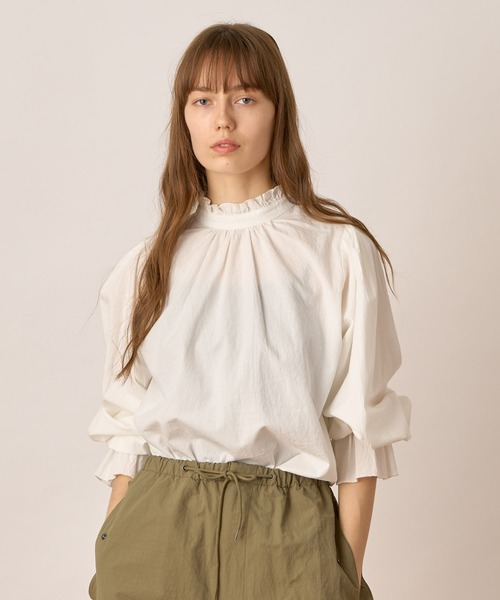 ALLUMER（アリュメール）の「ワッシャーコットンフリルカフスリーブ（シャツ/ブラウス・レディース・ホワイト/ブラック・1）」の2枚目の写真