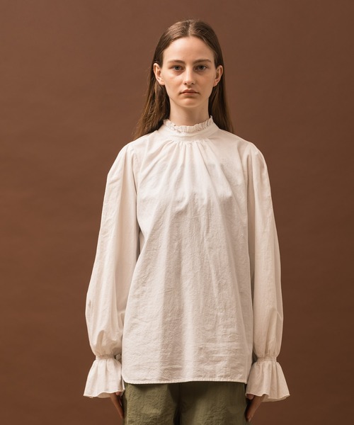 ALLUMER（アリュメール）の「ワッシャーコットンフリルカフスリーブ（シャツ/ブラウス・レディース・ホワイト/ブラック・1）」の4枚目の写真